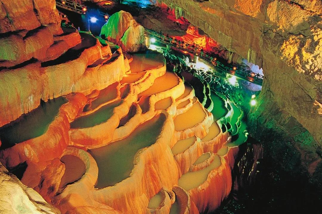 云南旅行經(jīng)典路線攻略！天地萬象，領(lǐng)略大自然的鬼斧神工