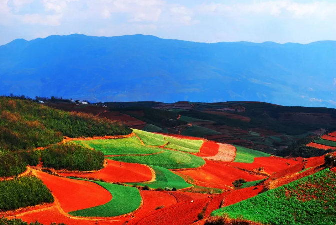 云南東川紅土地的最佳旅游時(shí)間是什么時(shí)候？