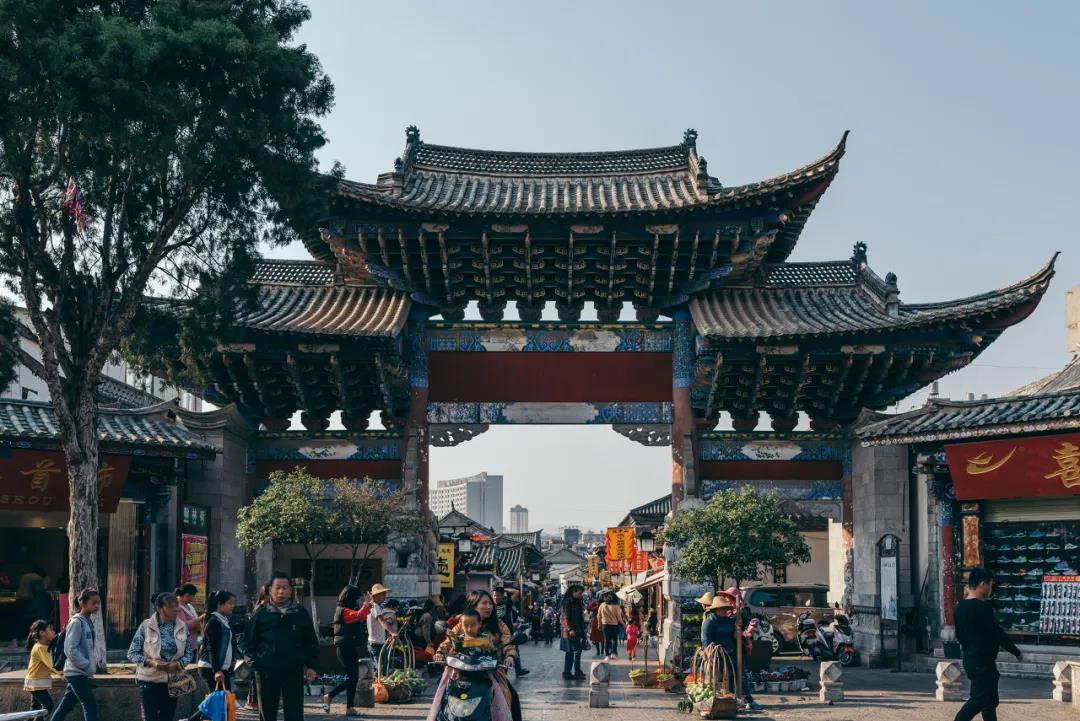 住民國私家庭院，坐復(fù)古小火車，逛寶藏村落這周末我們?nèi)ソㄋ珊? /></a>
                            </div>
                            <div   id=