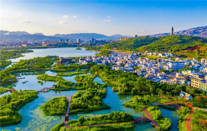 云南旅游 紅河州綠色“三張牌”撬動(dòng)高質(zhì)量發(fā)展，突出“康養(yǎng)”元素 健康“提亮”旅游