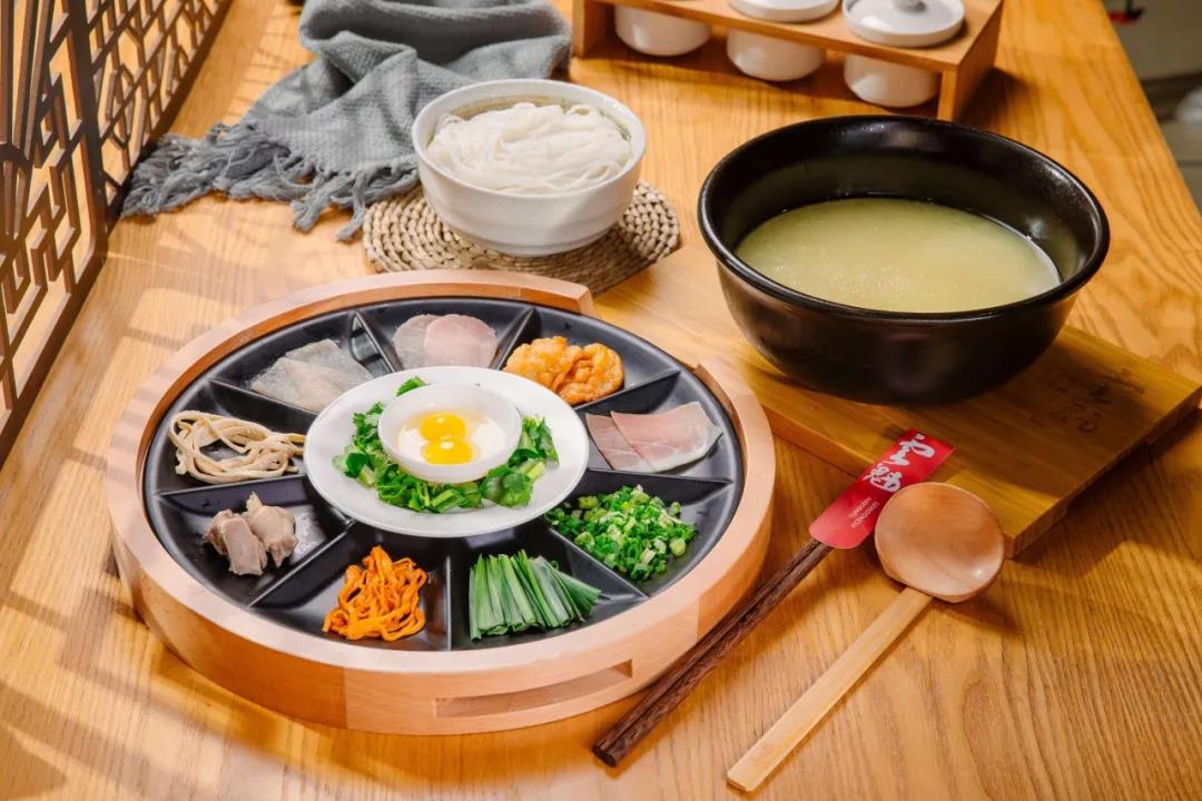 ?米線(xiàn)，云南人心口上的朱砂痣