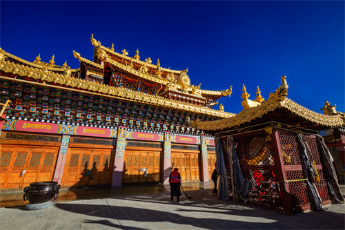 你知道云南LED搭建公司是如何預(yù)防LED顯示屏老化的嗎？