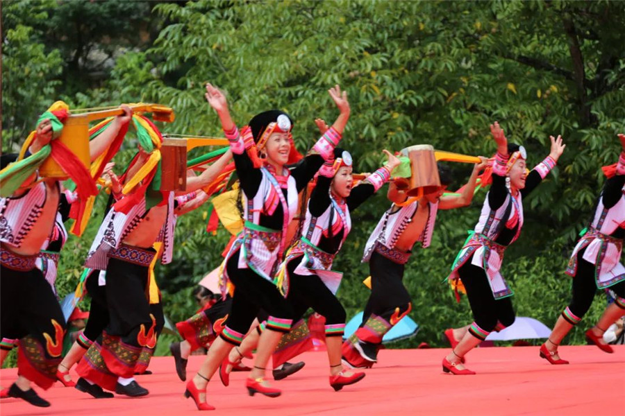 云南定制旅游：走進(jìn)非遺彝族三弦舞·阿細(xì)跳月，源于遠(yuǎn)古的快樂之舞
